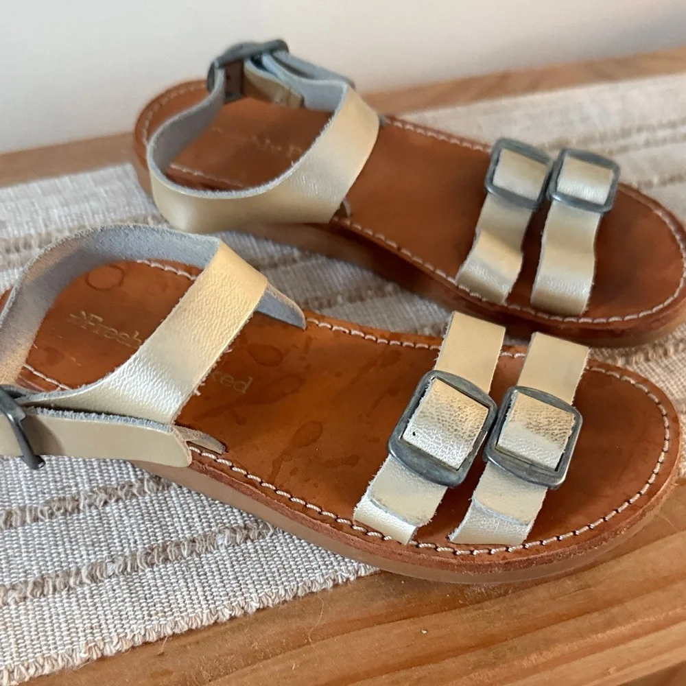 Freshly Picked platinum rockaway metallic Sandals with adjustable Straps size 3y
